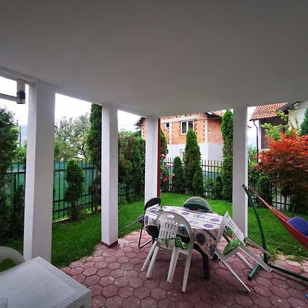 Rest & Recharge 4Bdr Apt- Free Parking, Ac & Garden SJJ Exterior foto
