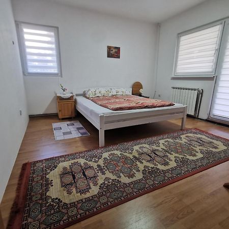 Rest & Recharge 4Bdr Apt- Free Parking, Ac & Garden SJJ Exterior foto